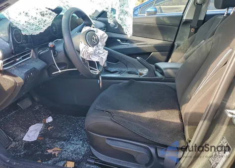 2024 Hyundai Elantra Sel z USA, uszkodzony, nr VIN KMHLM4DG6RU693089